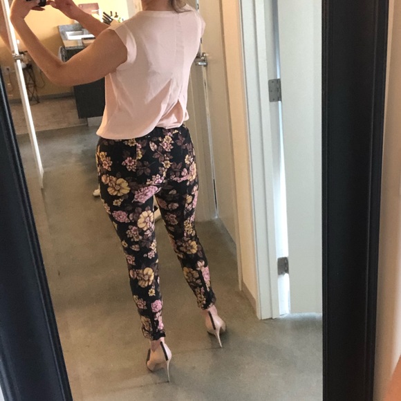 Elizabeth and James Floral Print Moto pants - Picture 2 of 7